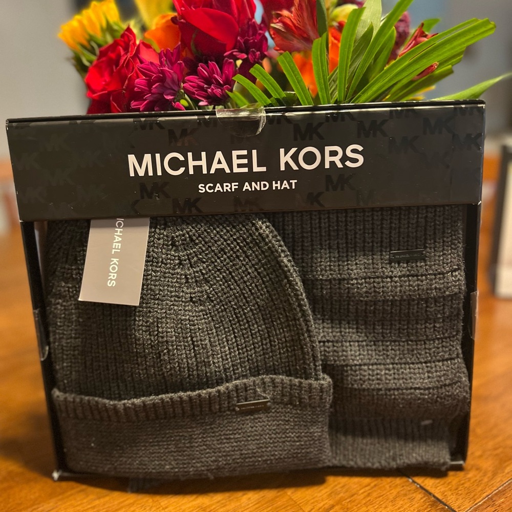 Michael Kors Charcoal Knit Scarf and Hat Set